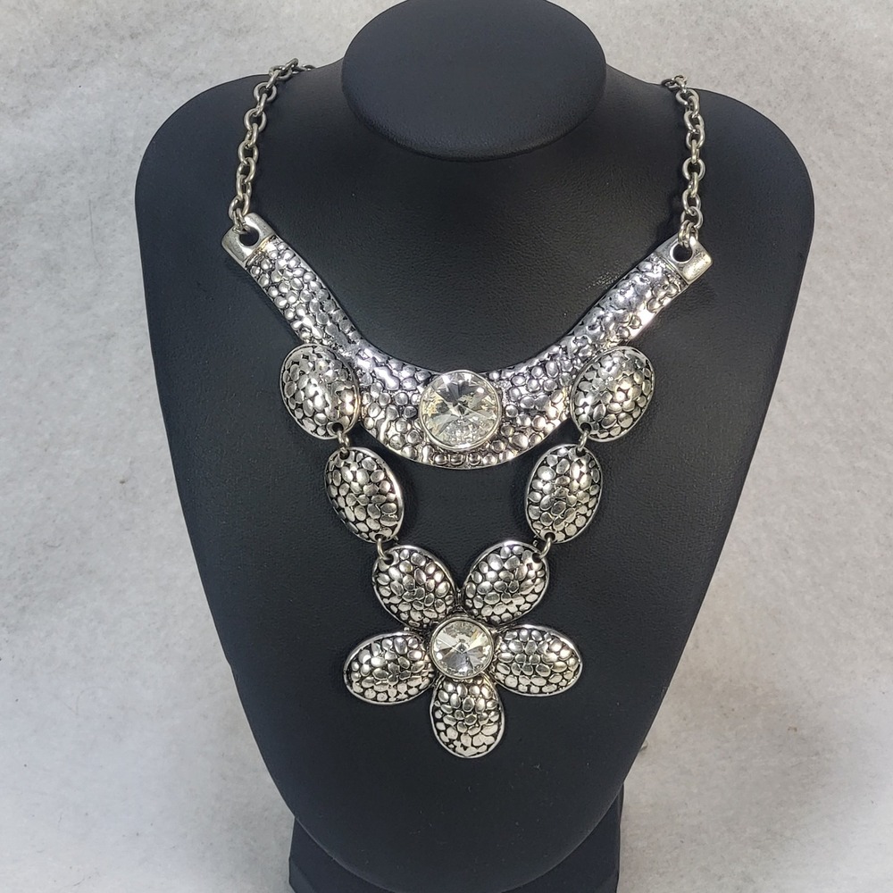 Silver Tone Rhinestone Flower Drop Chunky Bib Statement Fashion‎ Necklace